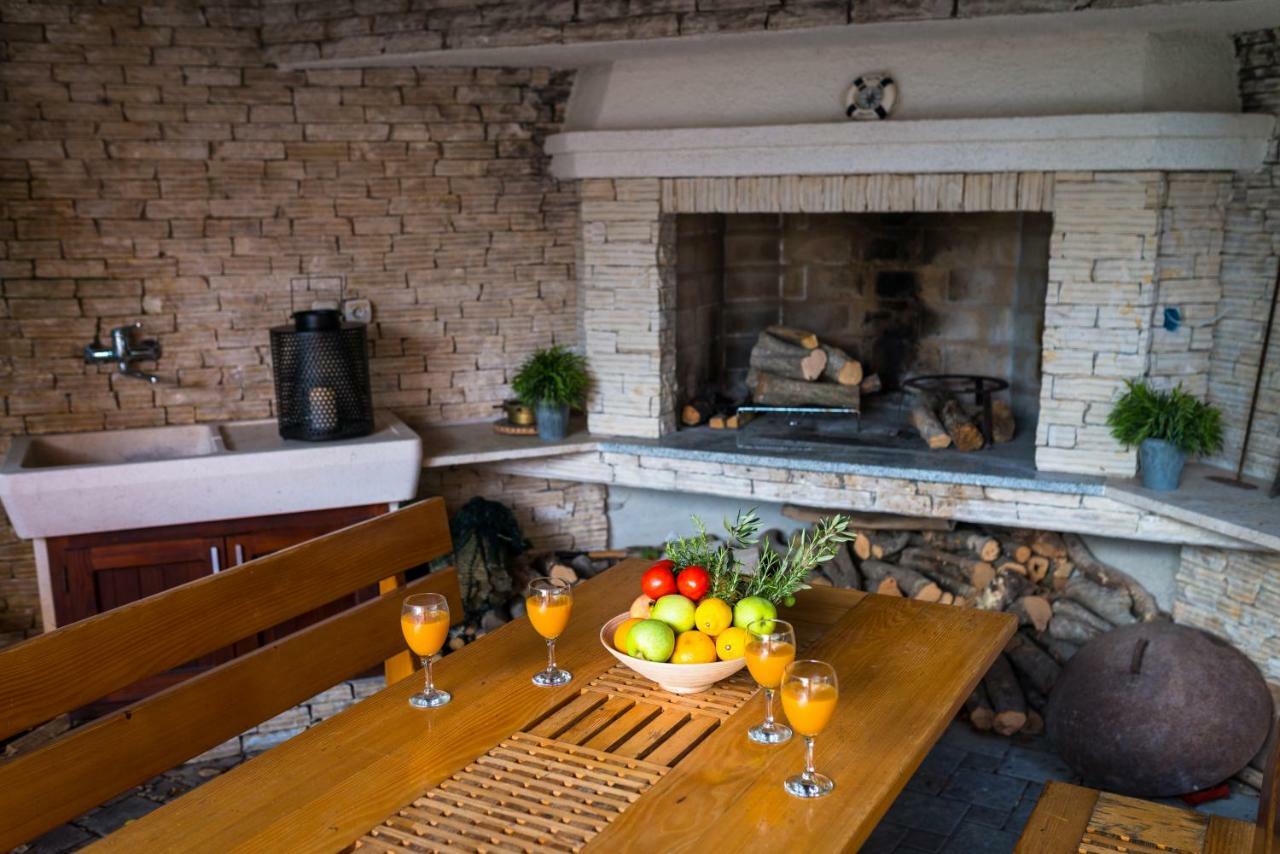 Villa Croatica Apartments Жаборич Екстериор снимка